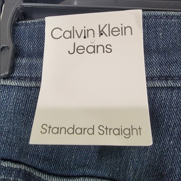 CALVIN KLEIN Men's Standard Straight Jeans - Picture 6 of 8
